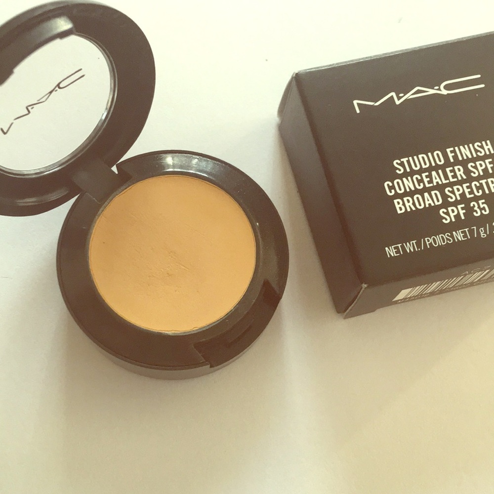 MAC Studio Finish Concealer SPF 35 NC30